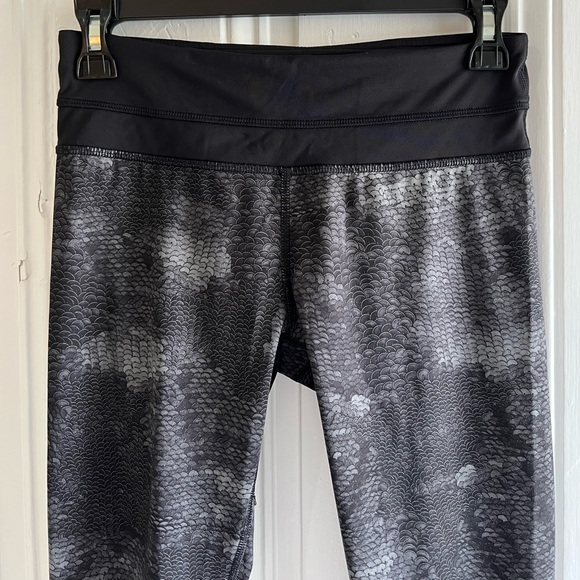 Lululemon Run Inspire Crop II All Full-On Luxstreme Sequin Snake Slate Black - Picture 4 of 12